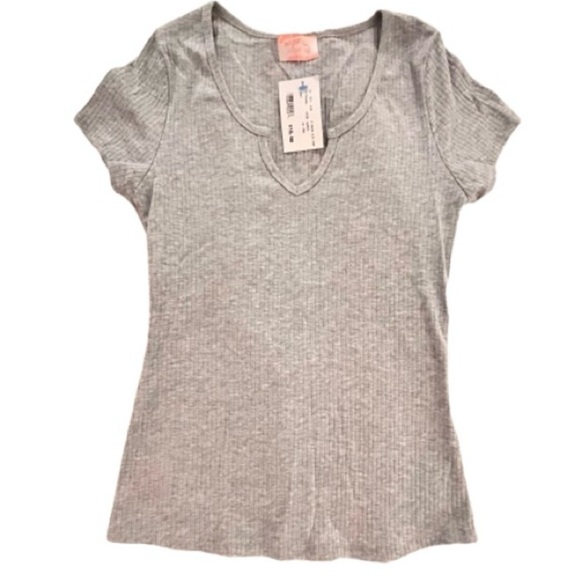 NWT- Set/2 Wishful Thinking Ribbed V-Neck T-Shirts Size: large - Picture 6 of 8